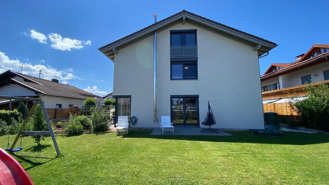 Villa Herzland Allgäu: Cozy Retreat with Garden, Fireplace & Königscard Lechbruck 0*,