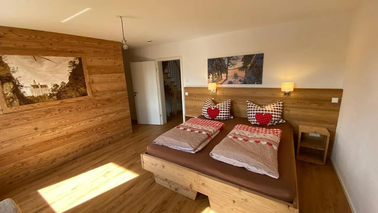 Holiday home Villa Herzland Allgäu: Cozy Retreat with Garden, Fireplace & Königscard Lechbruck