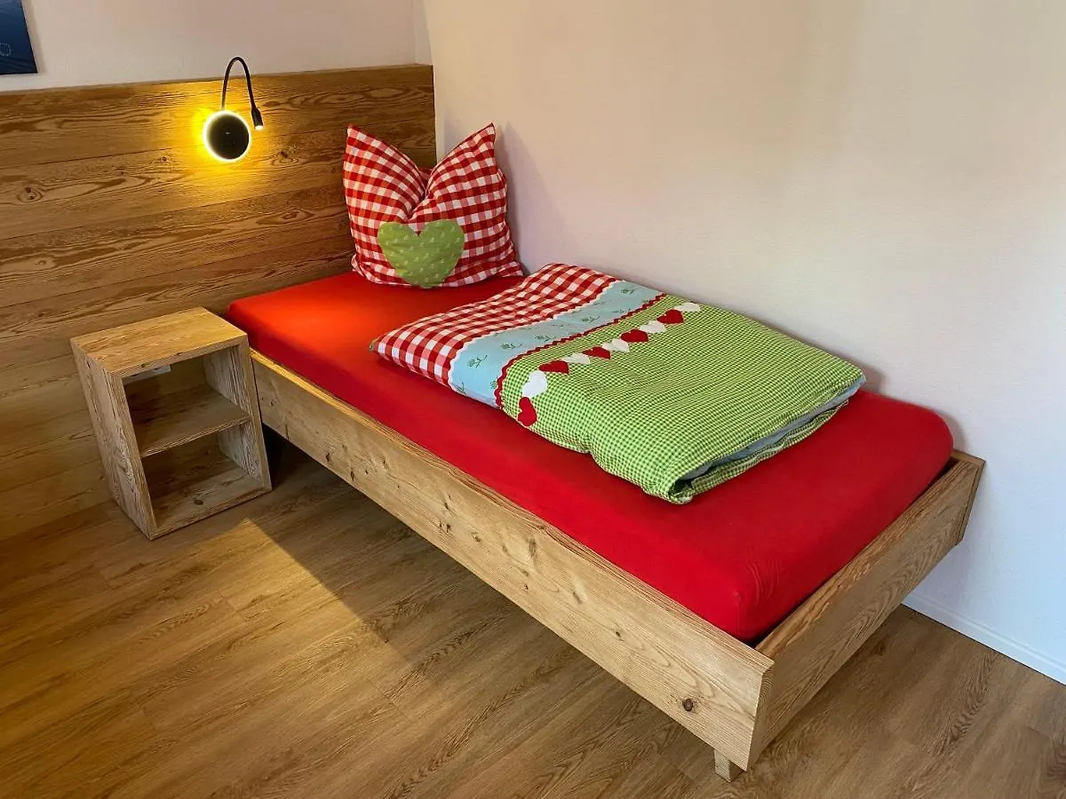 Villa Herzland Allgäu: Cozy Retreat with Garden, Fireplace & Königscard Lechbruck 0*,